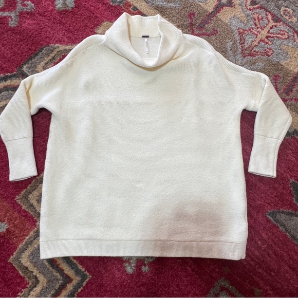 Free People XS Oversized Cream Ottoman Tunic Relaxed Ivory Soft Dressy Sweater - Picture 3 of 14